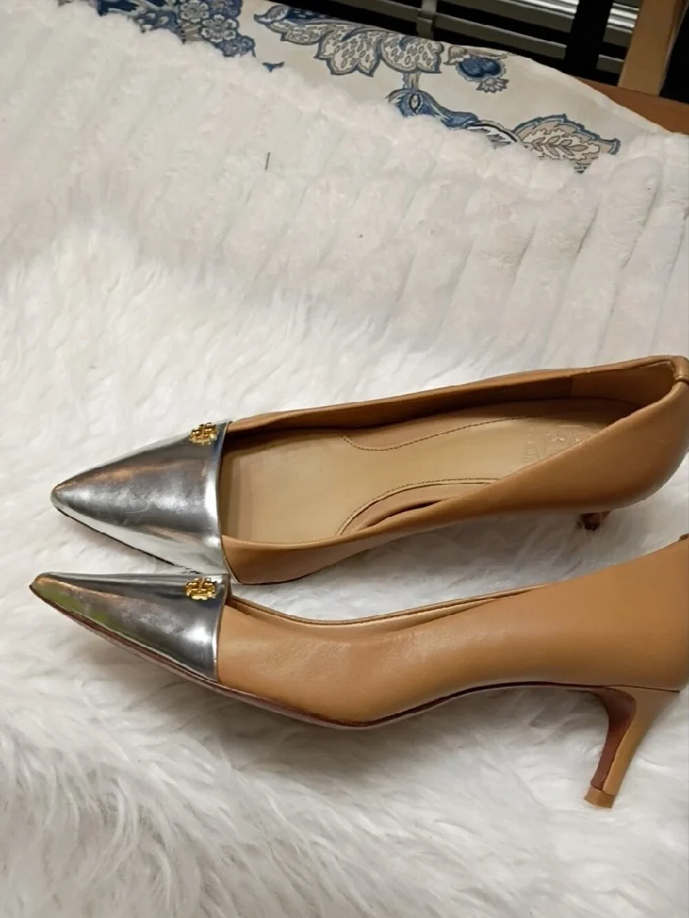 Tory Burch Nude & Metallic Silver Pointed Kitten Spectator Pumps Kitten Heels 6